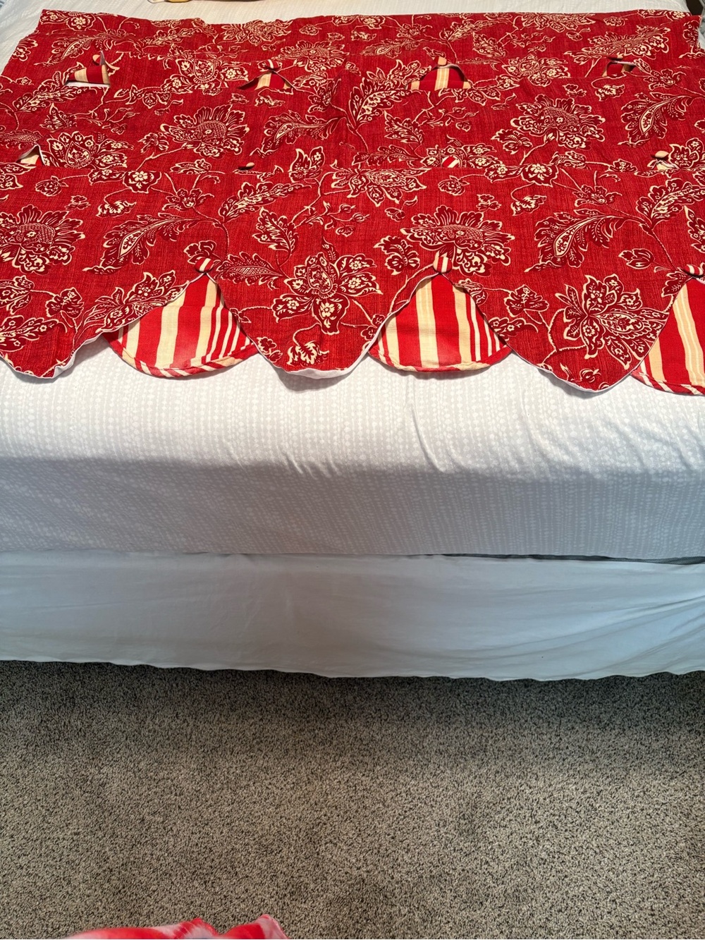 Set of 3 Williamsburg valances. Excellent condition